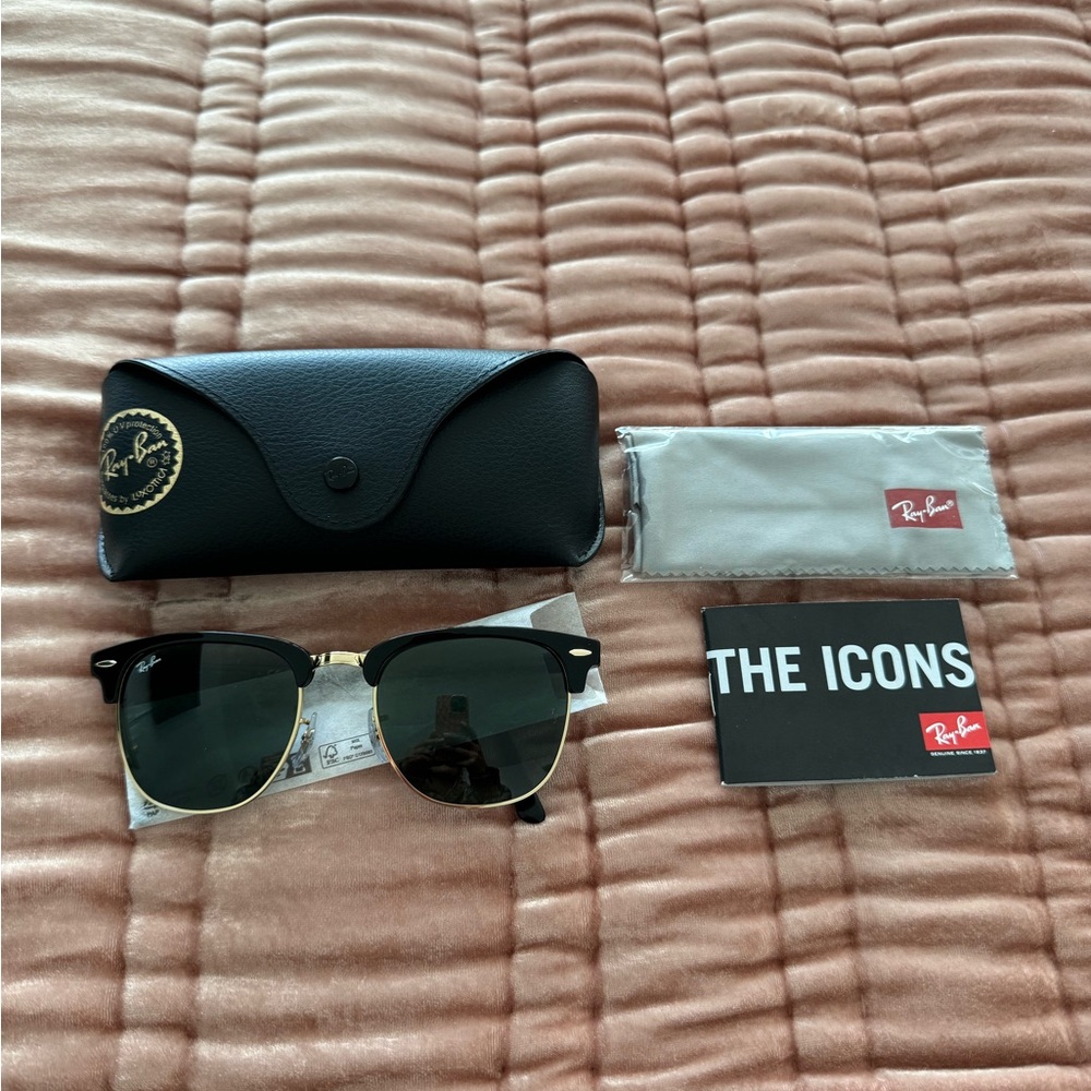 Ray Ban Clubmaster Classic XL Black and Gold